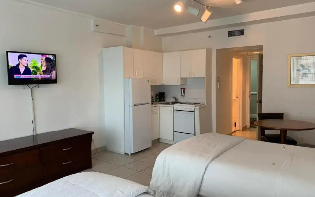 Ocean Front Casablanca Studios with FULL KITCHENS & Beach access By BL Rentals