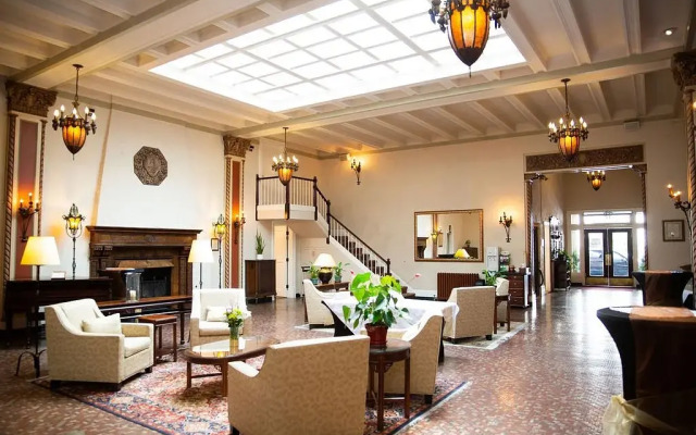 The Cardinal Hotel