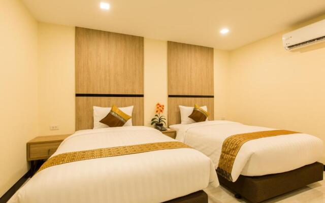 Crystal Palace Luxury Hotel