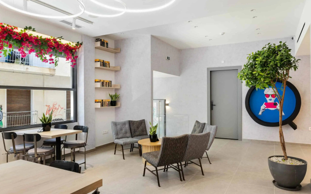 The Q Hotel
