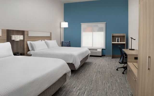 Holiday Inn Express & Suites Knoxville-Clinton, an IHG Hotel