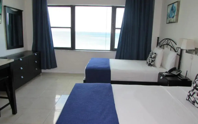 Ocean Front Casablanca Studios with FULL KITCHENS & Beach access By BL Rentals