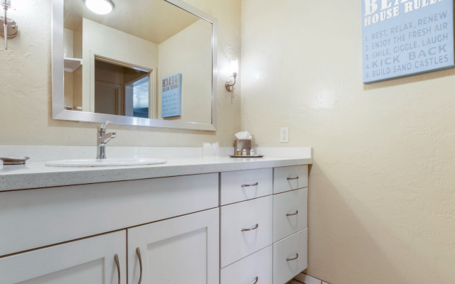 Plantation Hale Suites