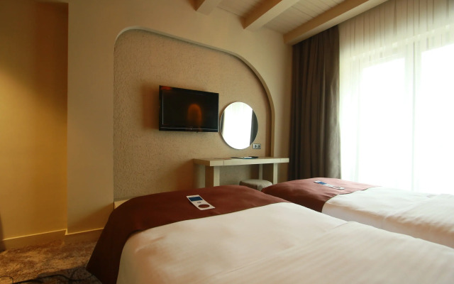 Snowdora Hotel