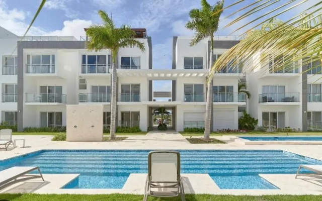 Coral Bay by DR Collection
