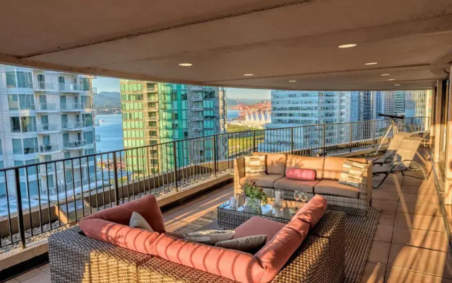 Pinnacle Hotel Harbourfront