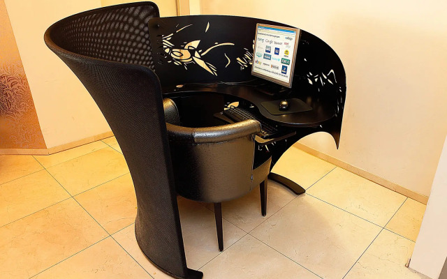 Ayun by Centro Deluxe