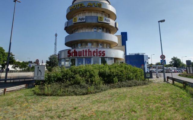 AVUS an der Messe
