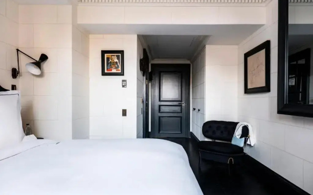 Hôtel de Berri Champs-Élysées, a Luxury Collection Hotel
