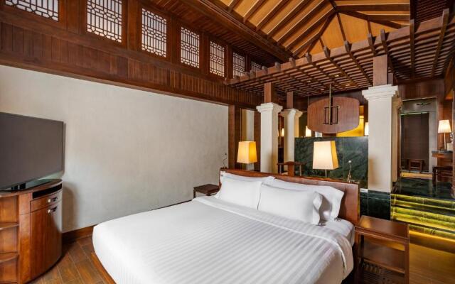 Centara Grand Beach Resort Phuket Hotel