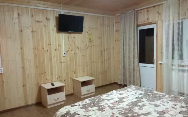 Lesnaya Imperiya Turisticheskaya Baza