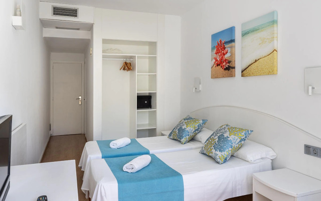 Neptuno Paguera Hostal
