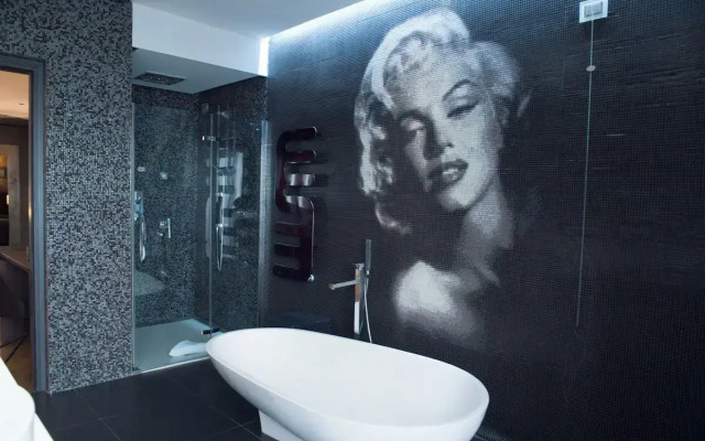Divina Luxury Hotel