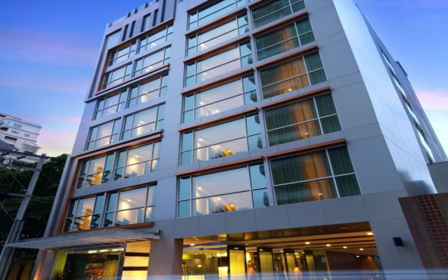 Amora NeoLuxe Hotel