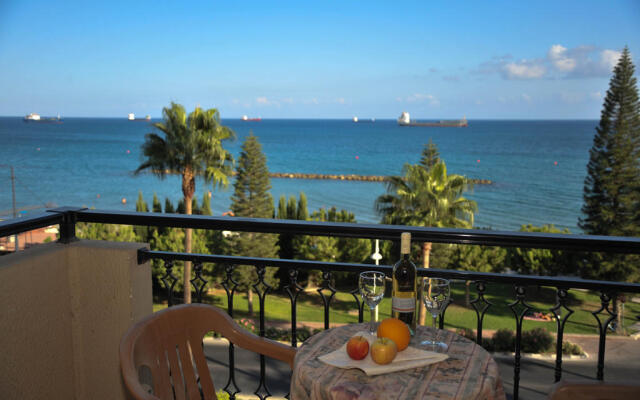 Pier Beach Hotel Apartments