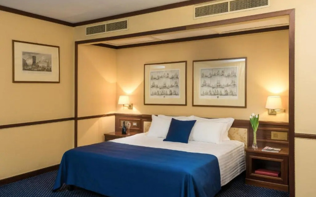 Отель Leonardo Hotel Milan City Center