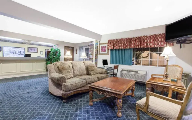 Super 8 Carthage