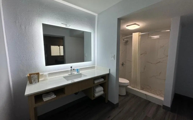 Travelodge by Wyndham Gainesville