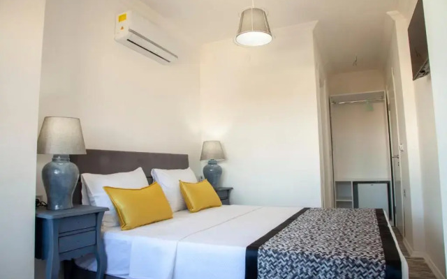Alacati Albatross Hotel