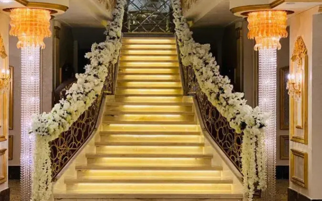 Violet Al Azizia Hotel