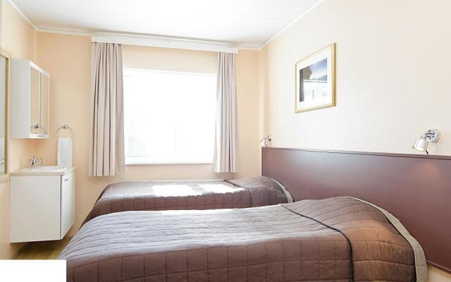 B&B Guesthouse - Bed and Breakfast Keflavik Centre