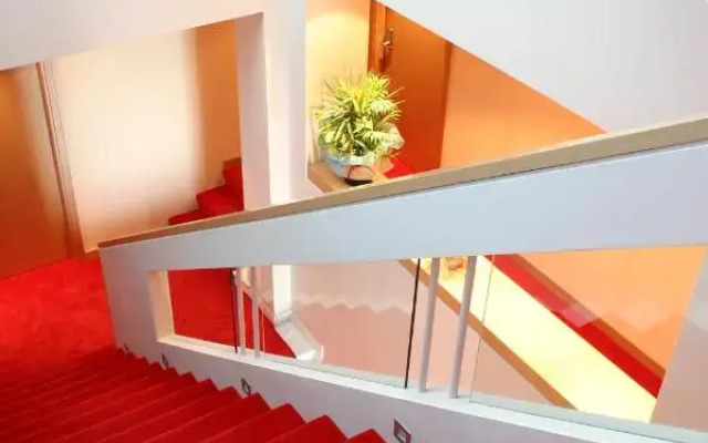 Deves Hotel