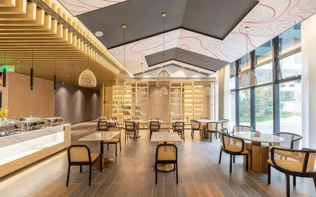 Atour Hotel Zhengzhou Airport Xinzheng International Airport