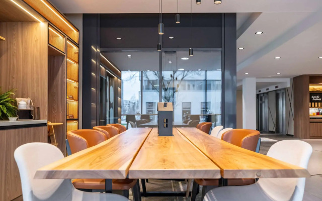 Novotel Suites Wien City Donau Hotel