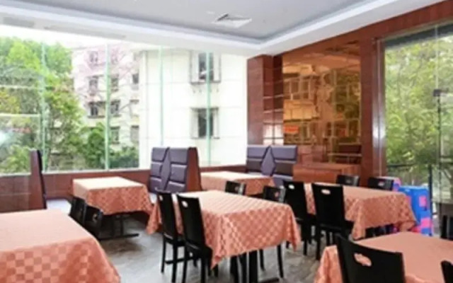 Green Tree Alliance Zhuhai Lover Road Jingshan Park Hotel