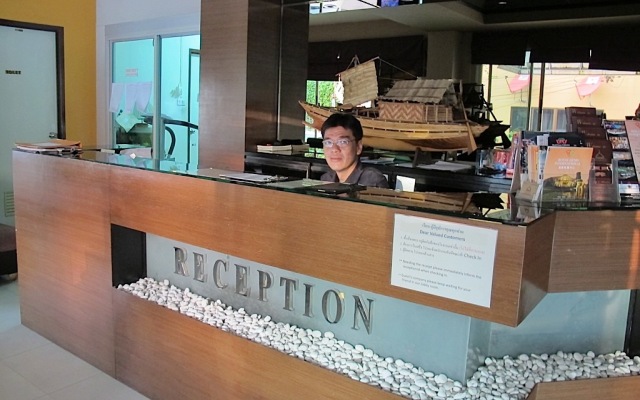 Grand Pinnacle Hotel