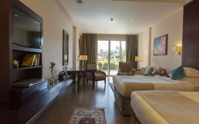 Двухместный номер Royal Savoy with Lounge Access (Adults Only) (доступ в лаунж, только для взрослых) — фото 2