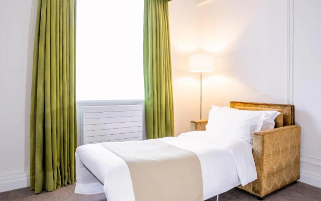 Astor Court Hotel