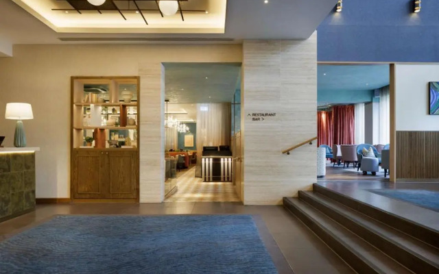 DoubleTree by Hilton London Victoria