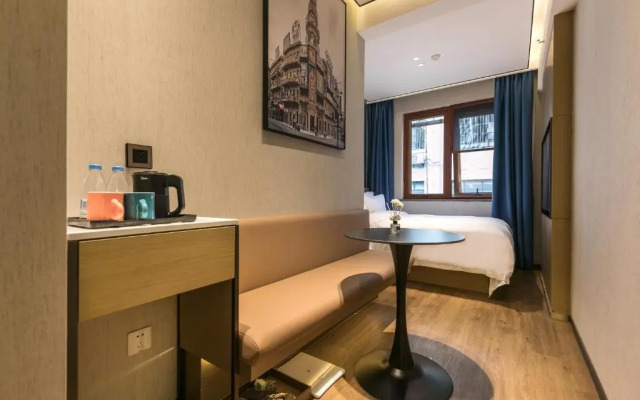 Jinglai Hotel (Shanghai Bund East Nanjing Road Pedestrian Street)