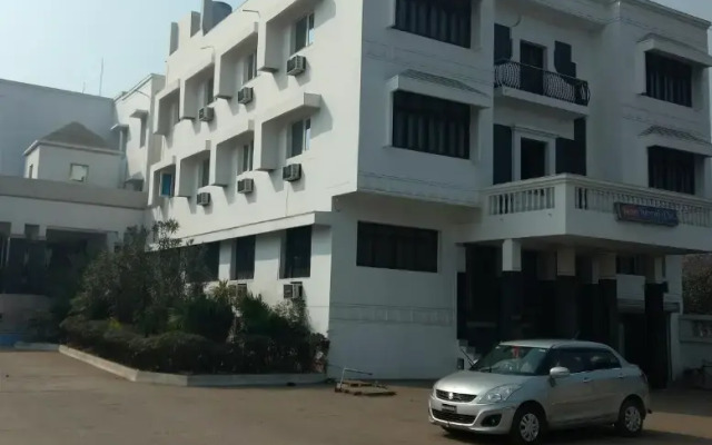 Hotel Yuvraj Deluxe