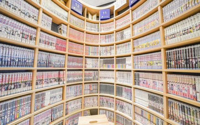 Quintessa Hotel Tokyo Haneda Comic & Books
