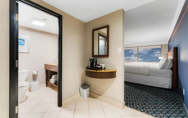 Wyndham Grand Fallsview Hotel