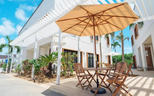 Hotel California Miyakojima Resort