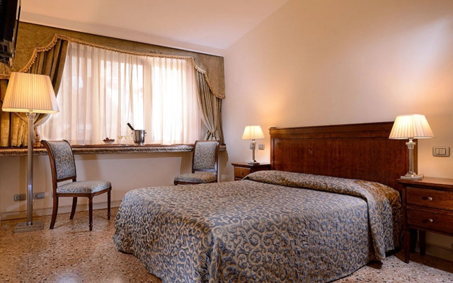 Classic Double room (full double bed)