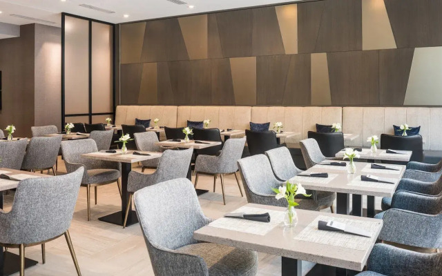 AC Hotel by Marriott Boston Cleveland Circle