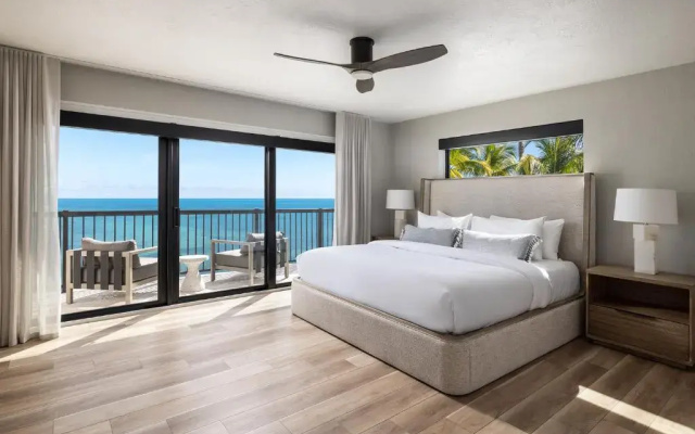 Pines & Palms Resort