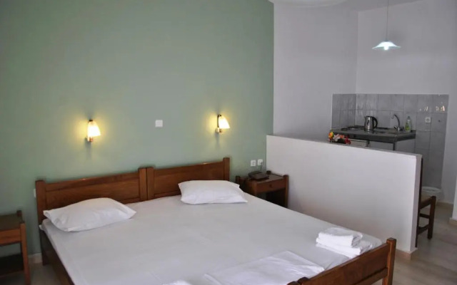 Filoxenia Hotel & Apartments