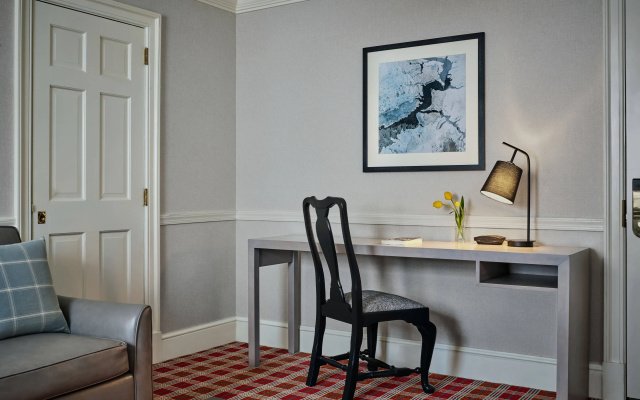 Morrison House Old Town Alexandria, Autograph Collection