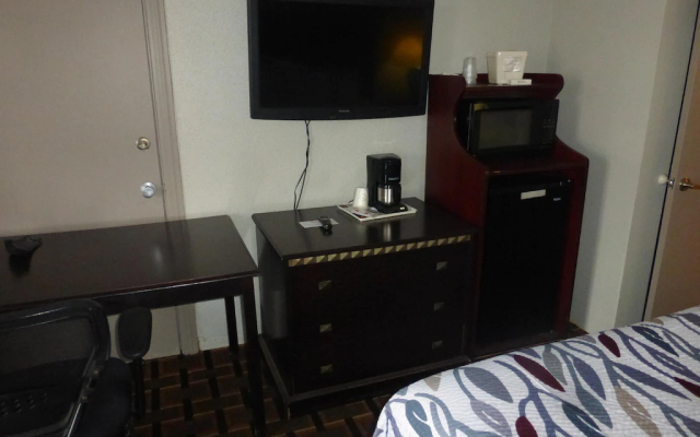 Red Roof Inn Evergreen