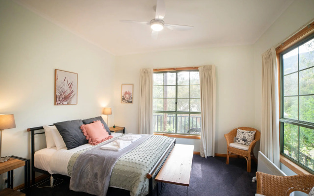 Country Lane Cottage