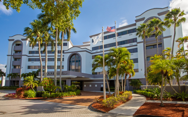 DoubleTree by Hilton Hotel West Palm Beach Airport