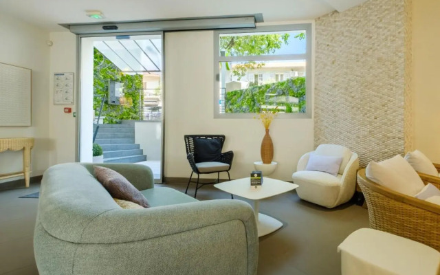 B&B HOTEL Antibes Juan-les-Pins