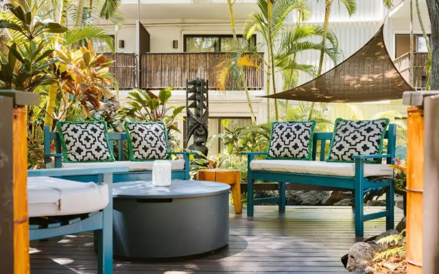 White Sands Hotel