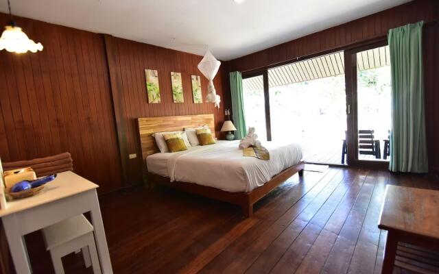 Koh Ngai Thanya Beach Resort Hotel