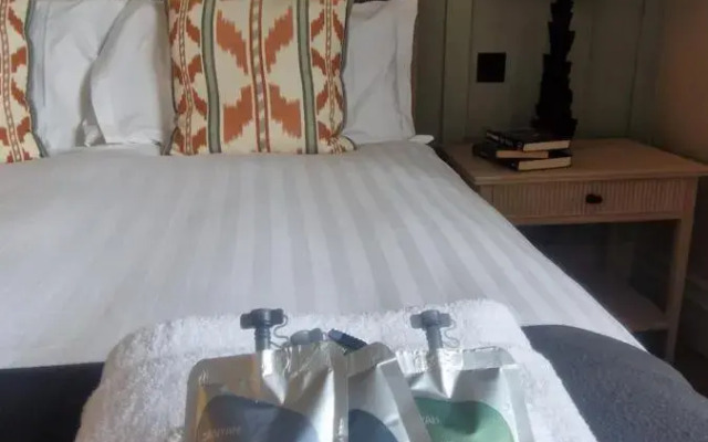 Redcliffe Hotel